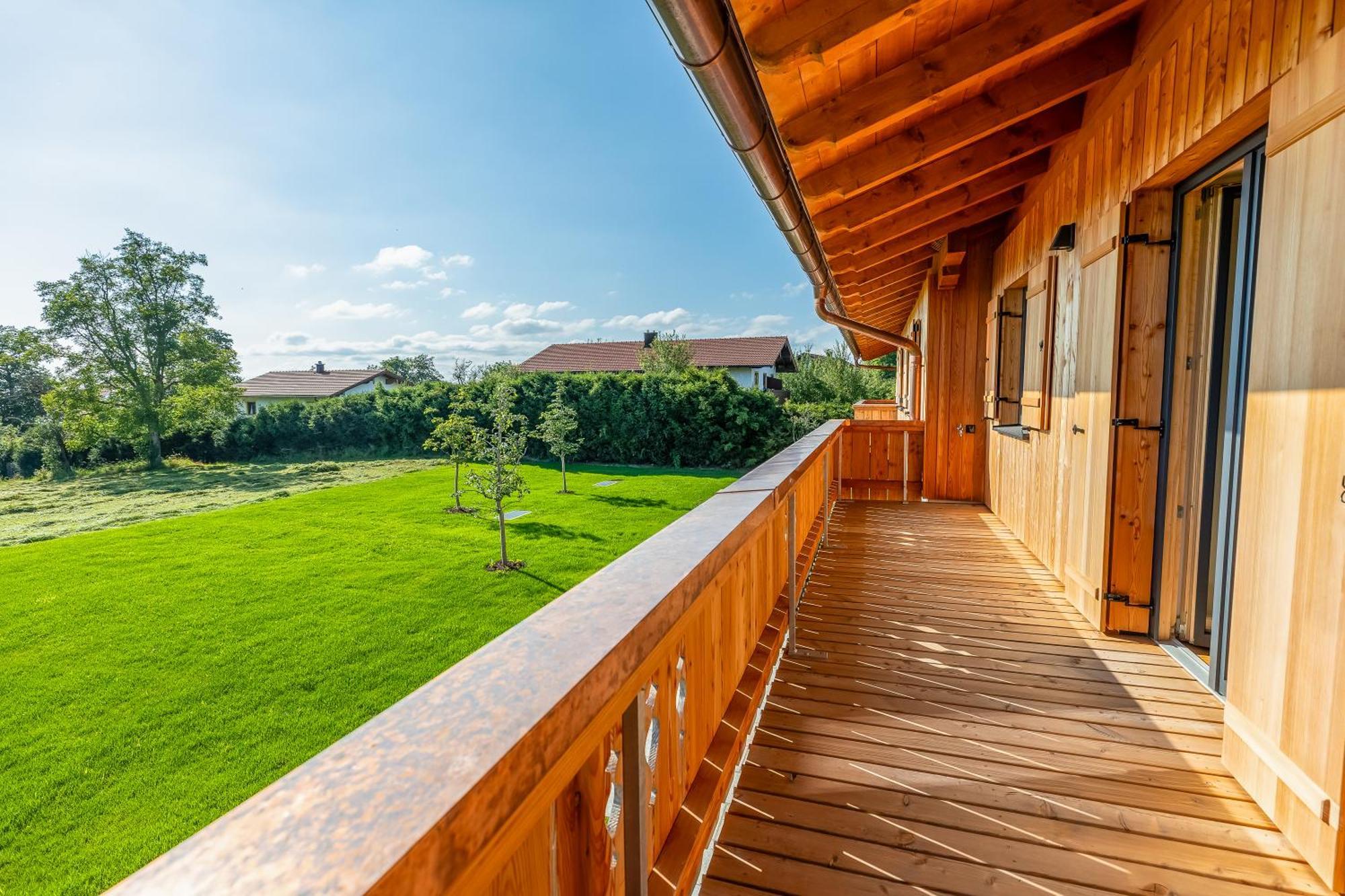 Graf Chiemo Suites - Direkt Am Chiemsee Mit Separatem Seezugang Химинг Экстерьер фото