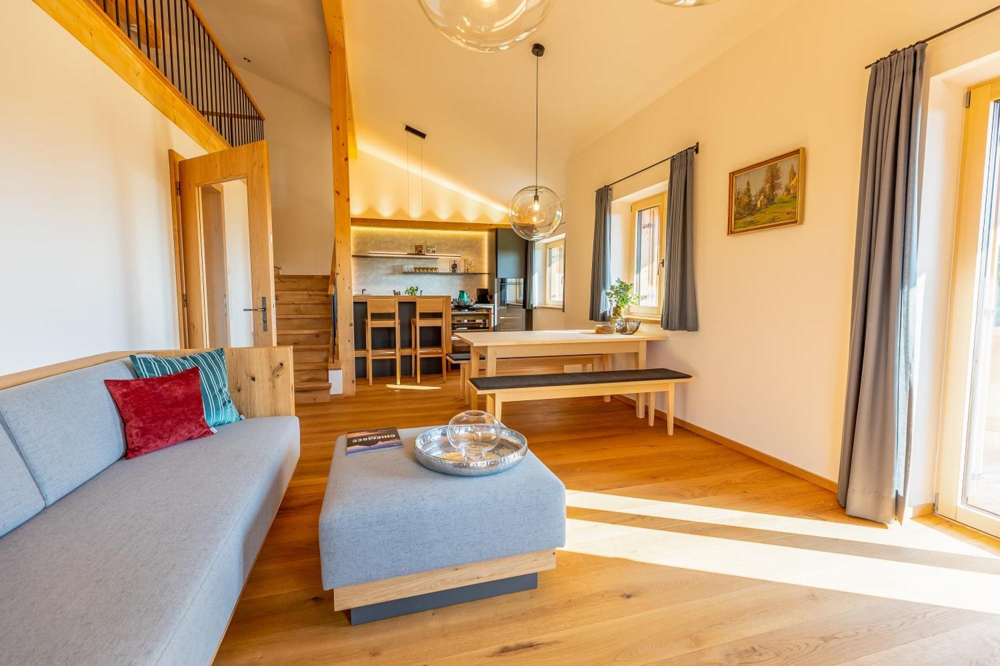 Graf Chiemo Suites - Direkt Am Chiemsee Mit Separatem Seezugang Химинг Экстерьер фото
