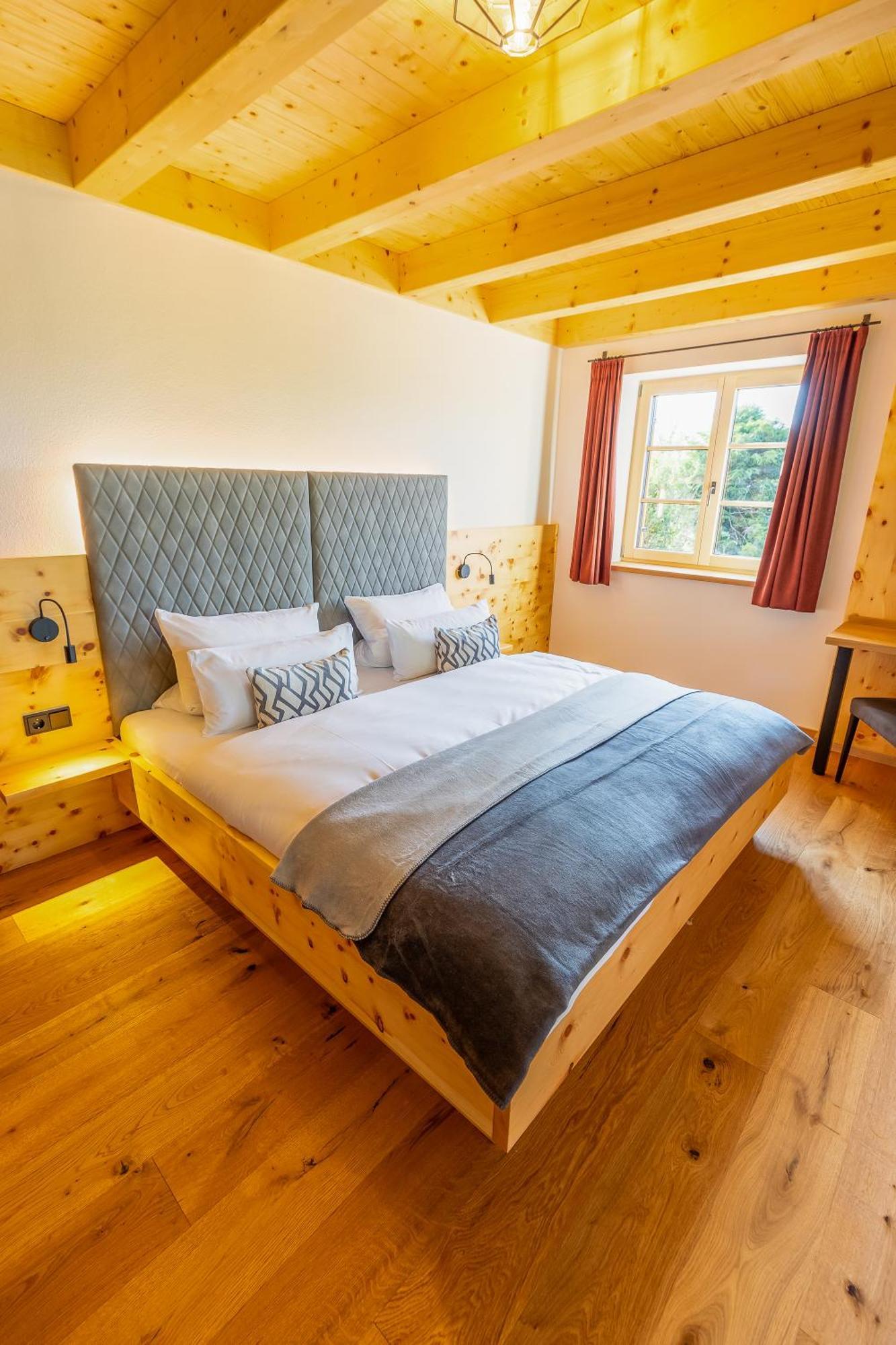 Graf Chiemo Suites - Direkt Am Chiemsee Mit Separatem Seezugang Химинг Экстерьер фото