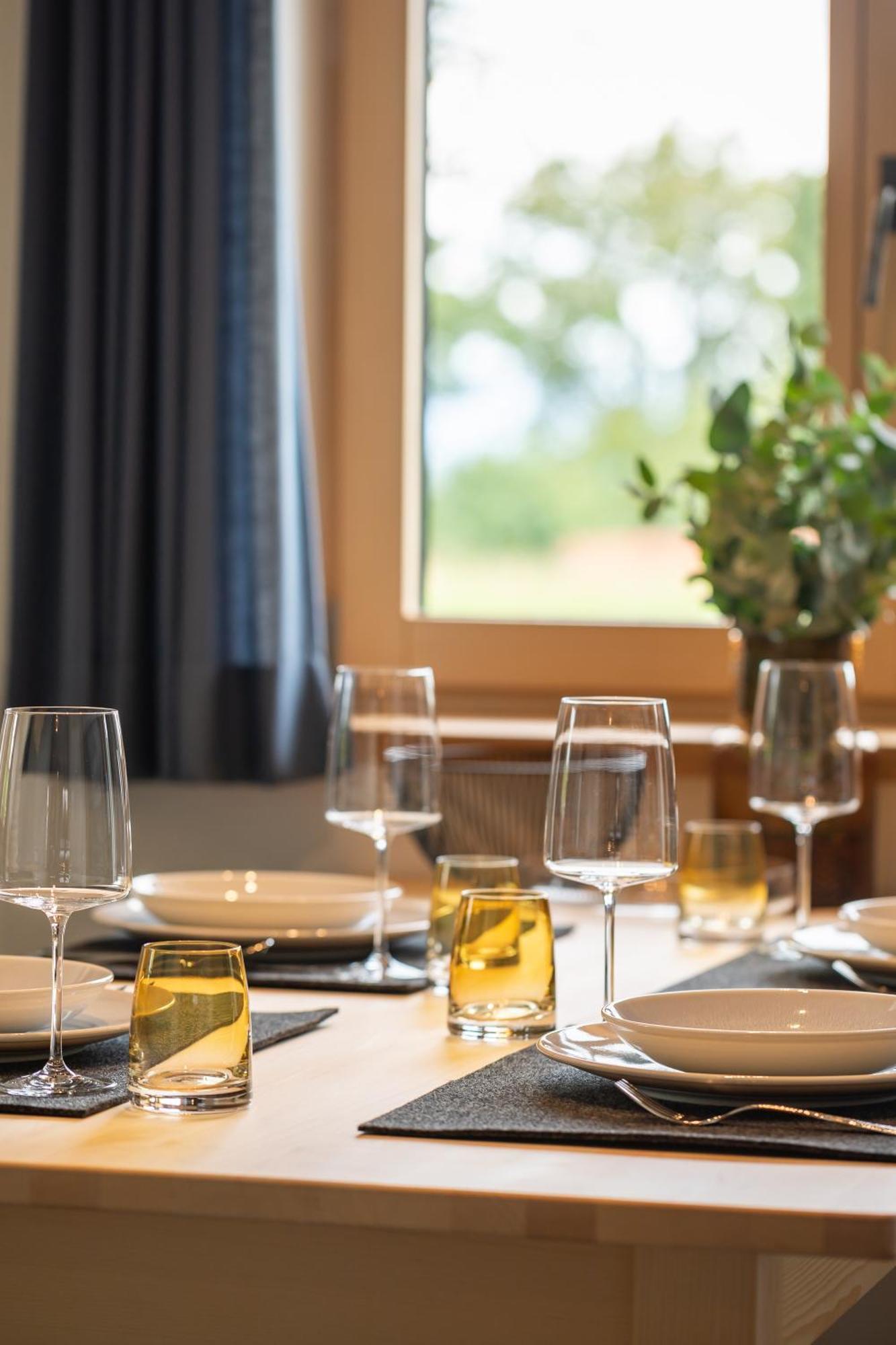 Graf Chiemo Suites - Direkt Am Chiemsee Mit Separatem Seezugang Химинг Экстерьер фото
