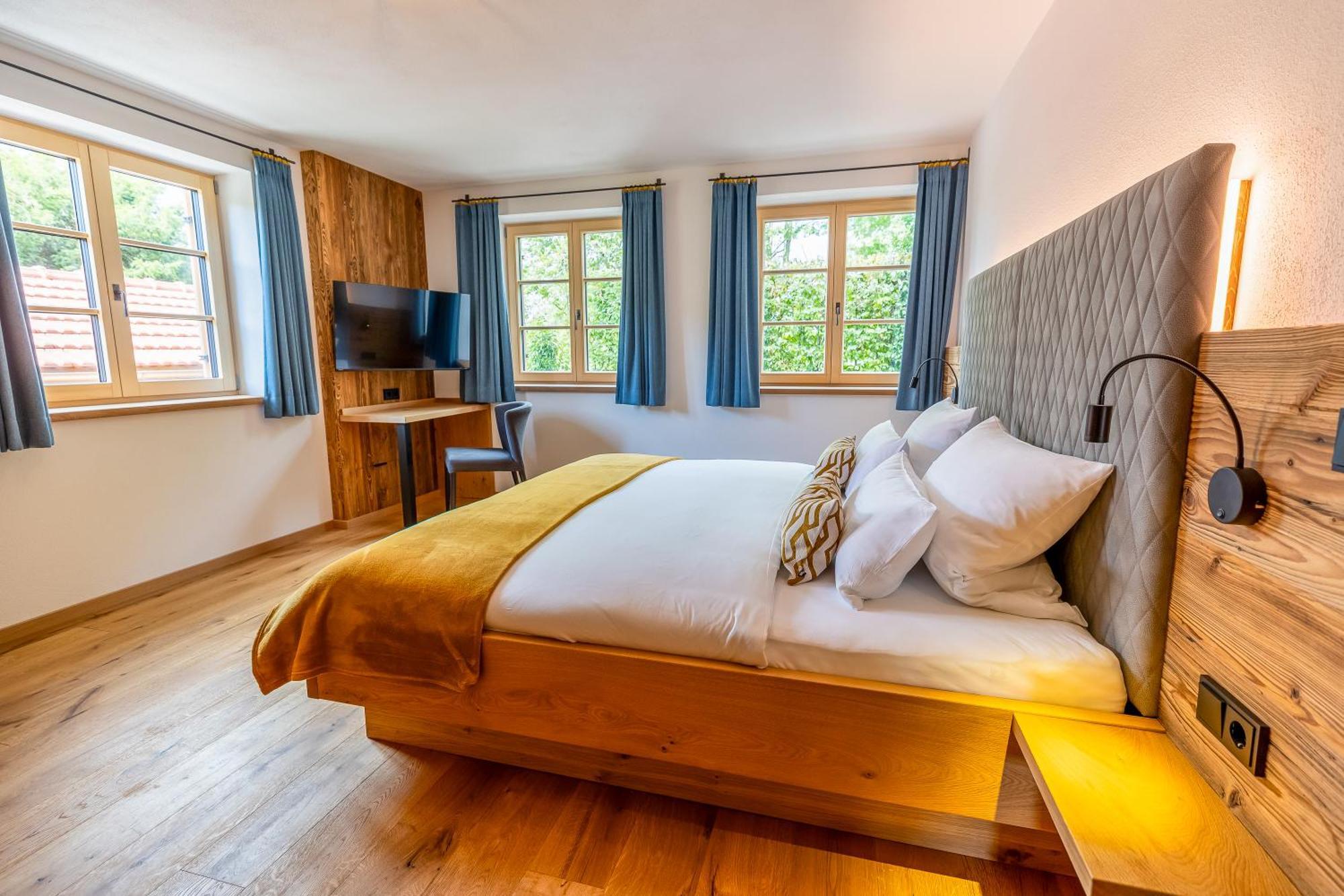 Graf Chiemo Suites - Direkt Am Chiemsee Mit Separatem Seezugang Химинг Экстерьер фото