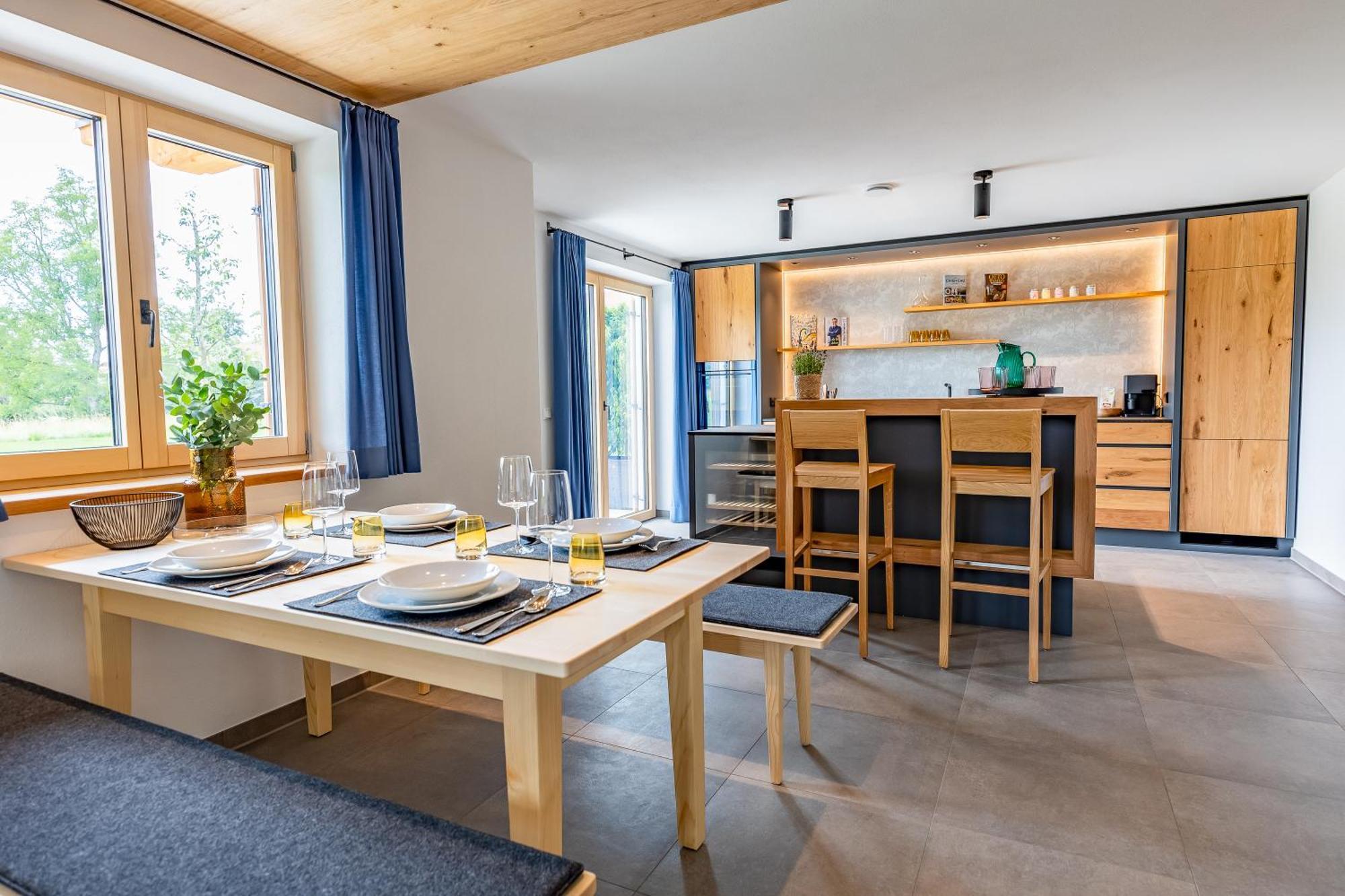 Graf Chiemo Suites - Direkt Am Chiemsee Mit Separatem Seezugang Химинг Экстерьер фото